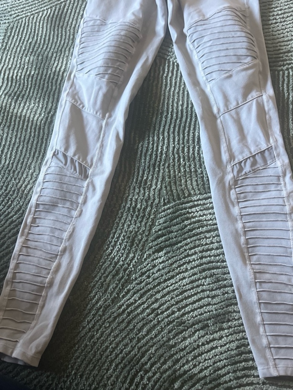 ALO Yoga Women's White Ribbed Panel Skinny Jeans